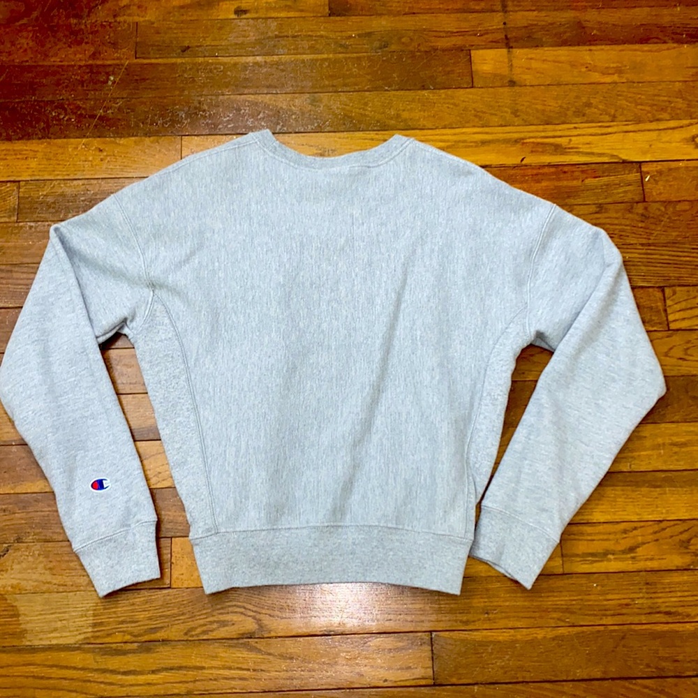 Cute plain grey long sleeve shirt